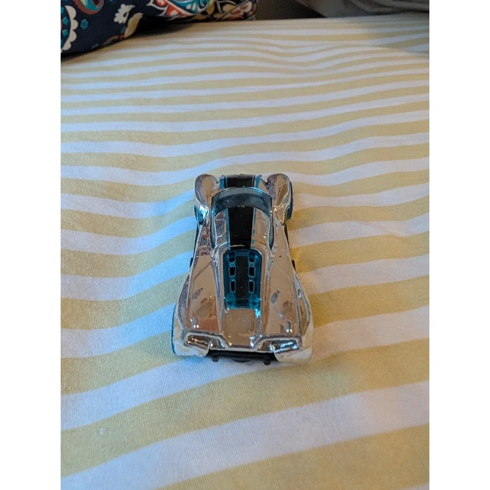 Hot Wheels Crescendo 2017 Super Chromes Silver Blue Diecast Car 1:64 DTX04